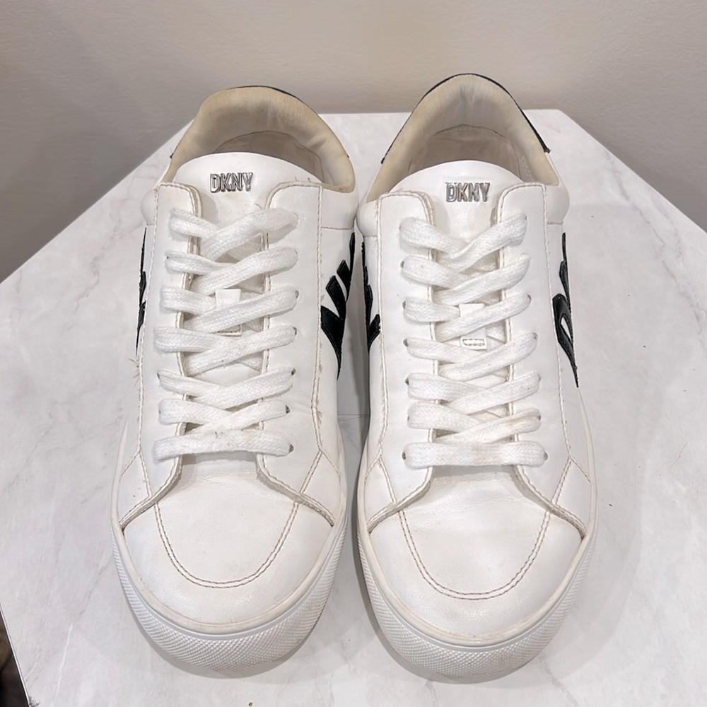 🔥DKNY White Sneakers with Black🔥 - Picture 2 of 6
